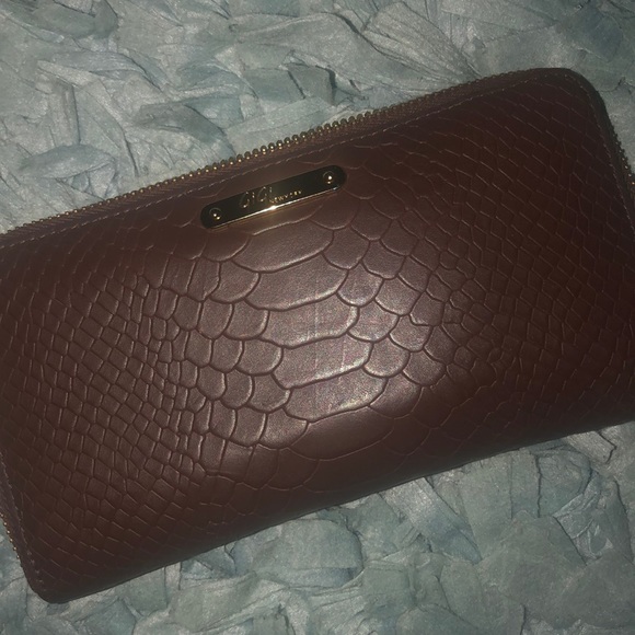 Gigi New York embossed Python zip around wallet - Picture 2 of 6